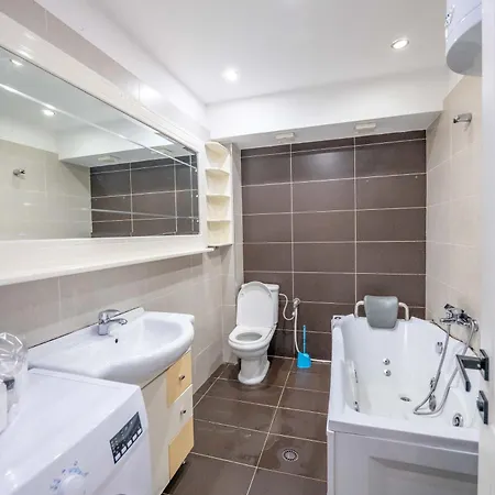 Tirent - Komuna E Parisit, 2 * Tirana