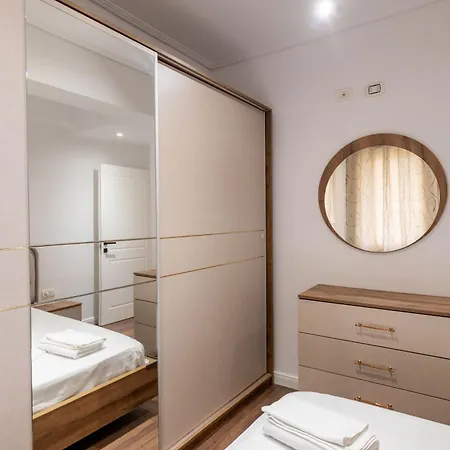 Tirent - Komuna E Parisit, 2 Apartman Tirana
